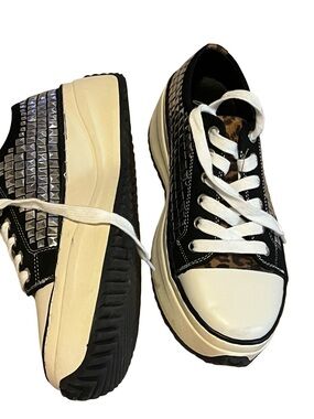 Macy's Wild Pair Highfive Bling Lace-Up Low-Top Sneakers, 7.5 animal print